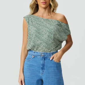 Shorts jeans perfecto com cinto Fato Básico